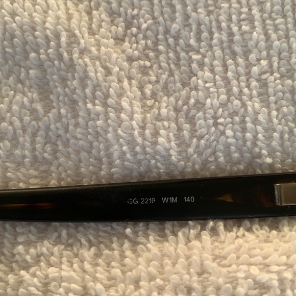 Gucci stylish frame for Women or Men. - Picture 2 of 3